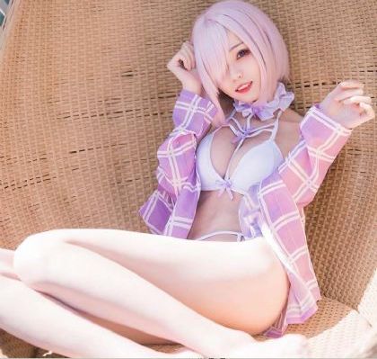 情侣奴伺候女王_4K免费播放